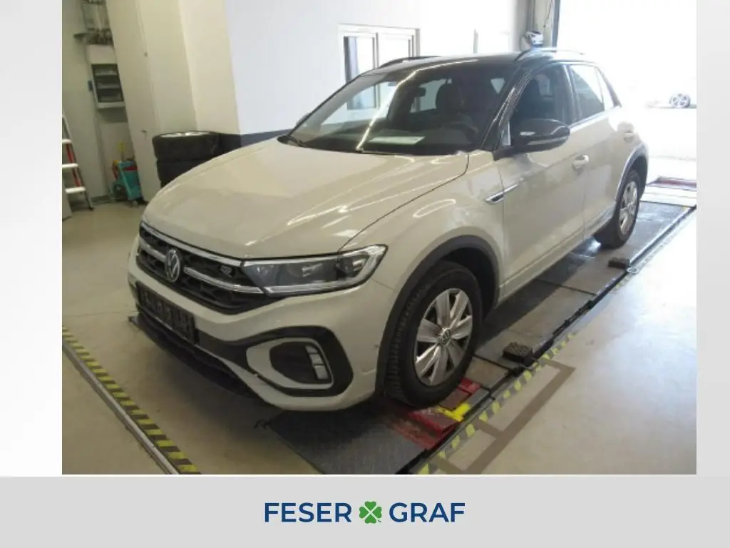 Photo 1 : Volkswagen T-roc 2024 Essence