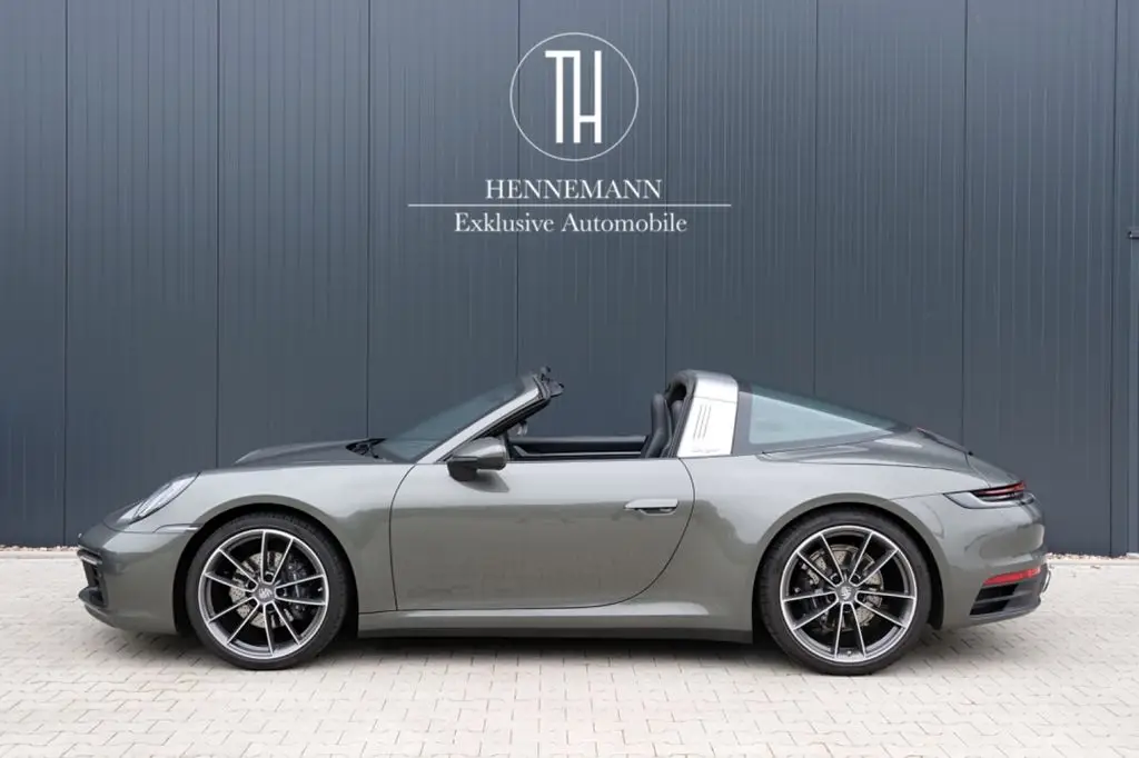 Photo 1 : Porsche 992 2023 Essence