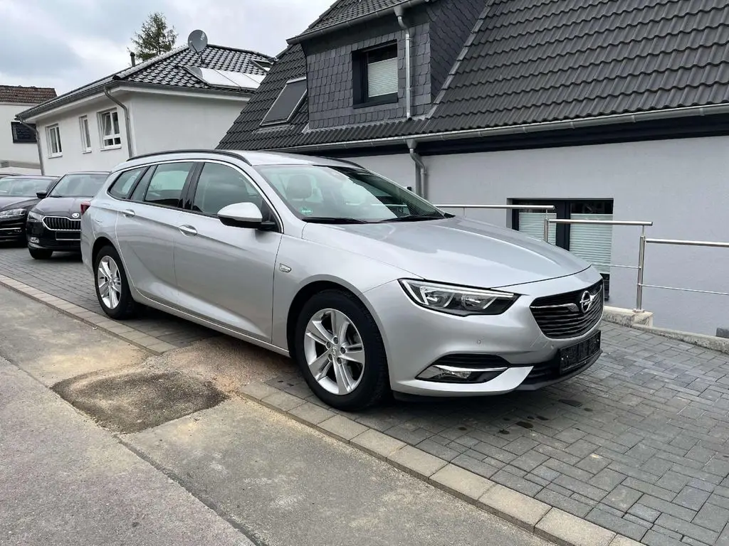 Photo 1 : Opel Insignia 2018 Petrol