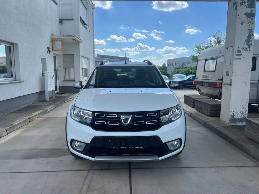 Photo 1 : Dacia Logan 2020 Petrol