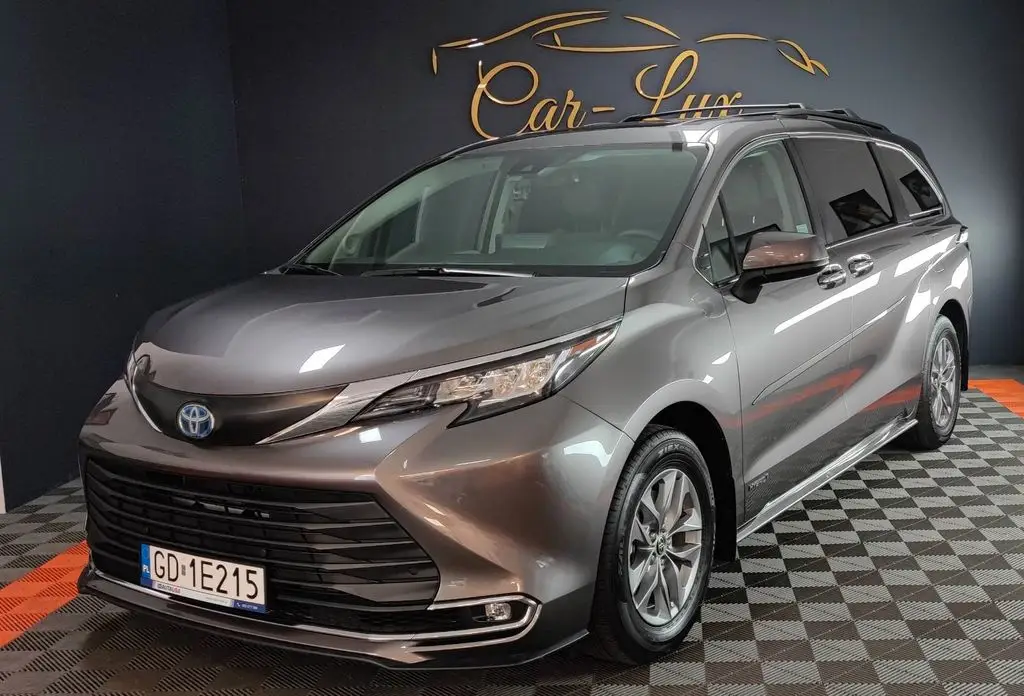 Photo 1 : Toyota Sienna 2021 Hybride