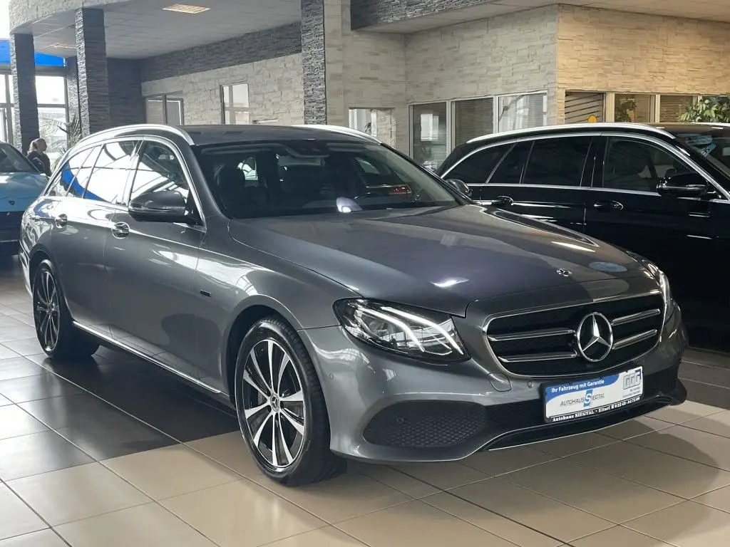 Photo 1 : Mercedes-benz Classe E 2019 Hybride