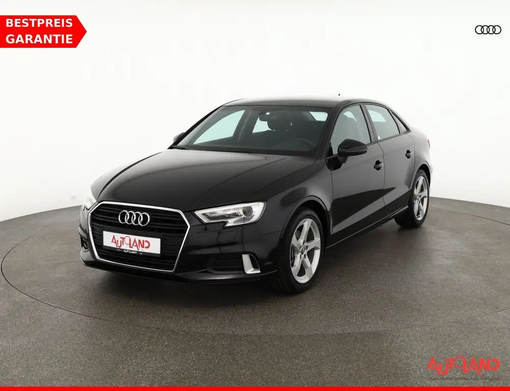 Photo 1 : Audi A3 2018 Petrol