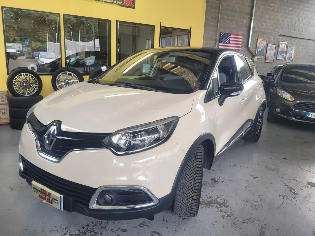 Photo 1 : Renault Captur 2014 Petrol