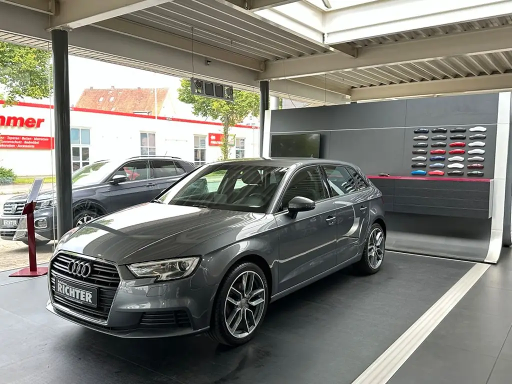 Photo 1 : Audi A3 2019 Petrol