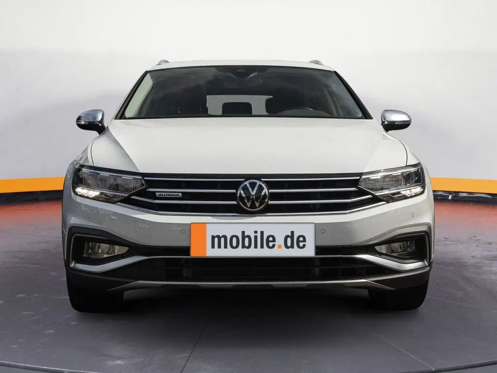 Photo 1 : Volkswagen Passat 2020 Petrol