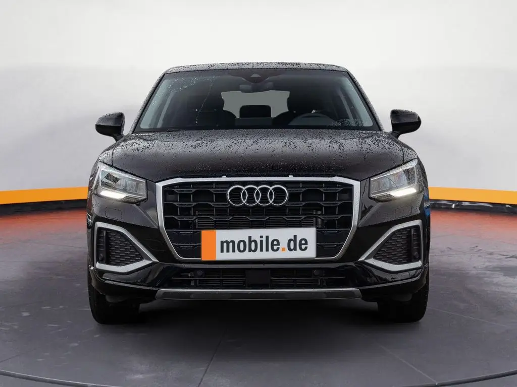 Photo 1 : Audi Q2 2024 Petrol