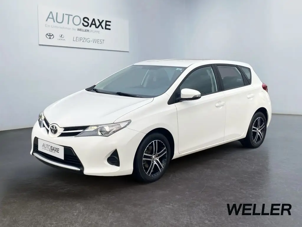 Photo 1 : Toyota Auris 2015 Petrol