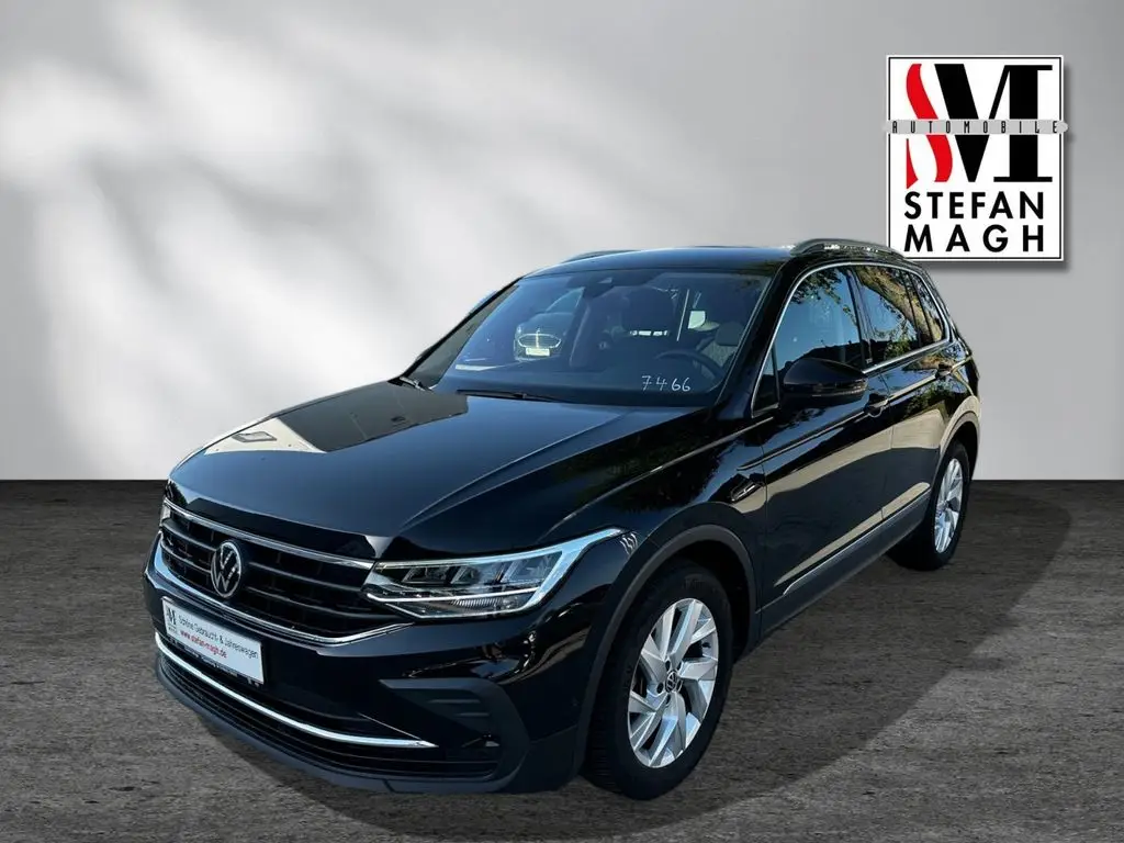 Photo 1 : Volkswagen Tiguan 2023 Essence