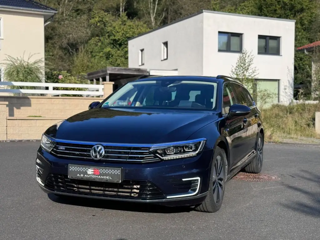 Photo 1 : Volkswagen Passat 2017 Hybrid