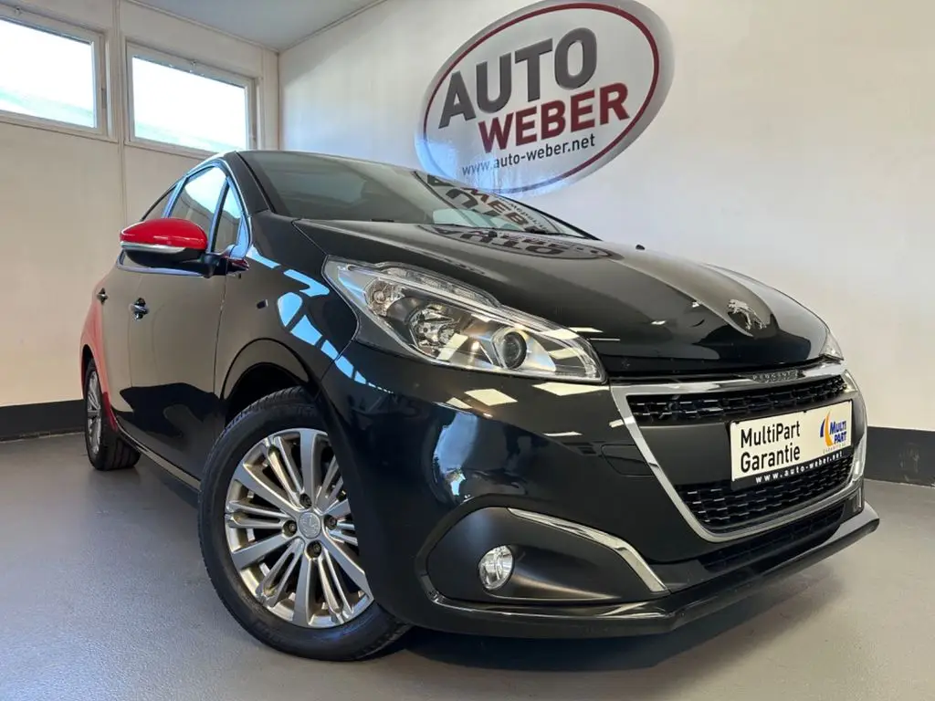 Photo 1 : Peugeot 208 2019 Petrol