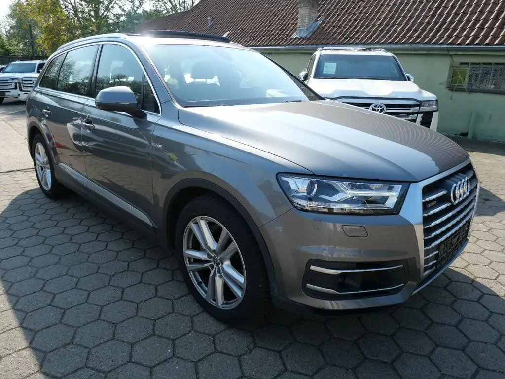 Photo 1 : Audi Q7 2017 Diesel