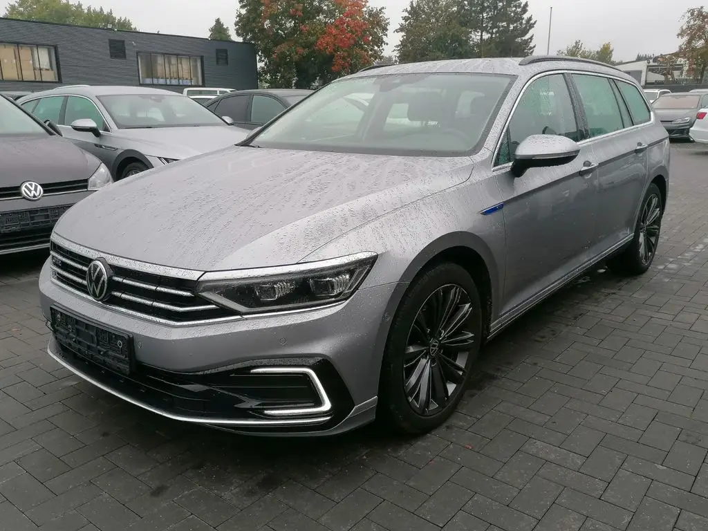 Photo 1 : Volkswagen Passat 2021 Hybrid