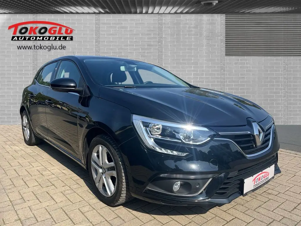 Photo 1 : Renault Megane 2019 Essence