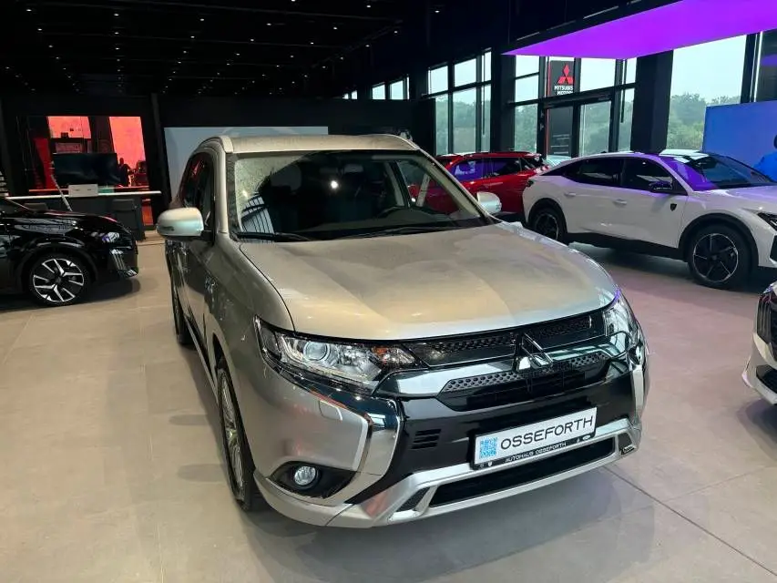 Photo 1 : Mitsubishi Outlander 2021 Hybride