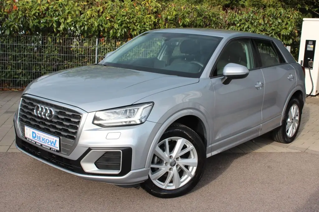 Photo 1 : Audi Q2 2020 Essence