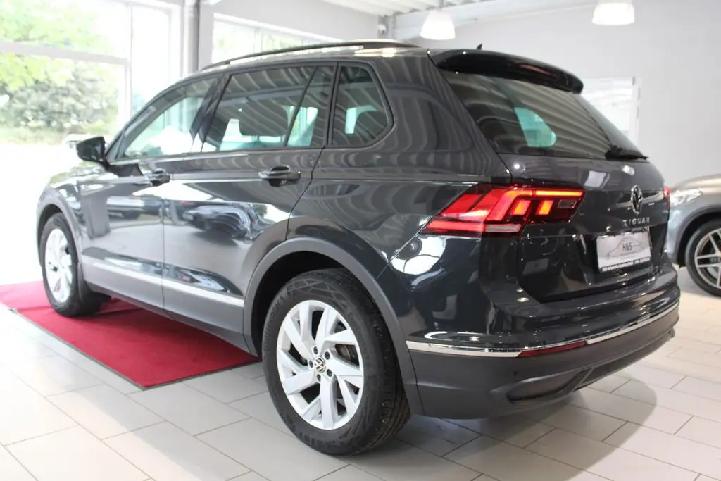 Photo 1 : Volkswagen Tiguan 2021 Petrol