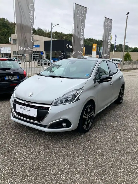 Photo 1 : Peugeot 208 2016 Diesel