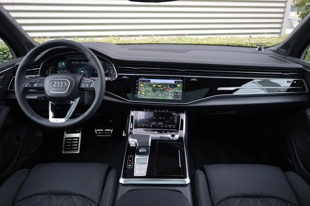 Photo 1 : Audi Sq7 2024 Petrol