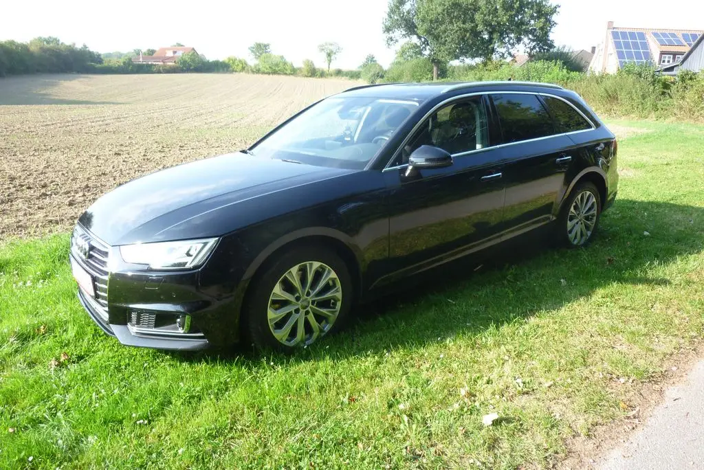 Photo 1 : Audi A4 2019 Diesel