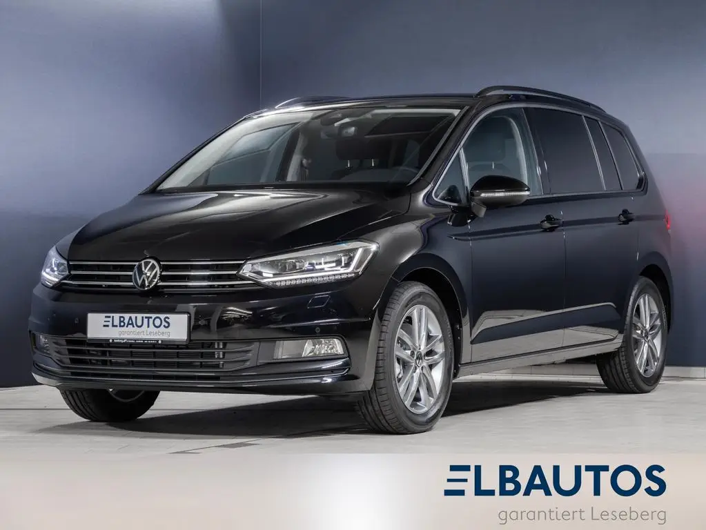 Photo 1 : Volkswagen Touran 2024 Essence