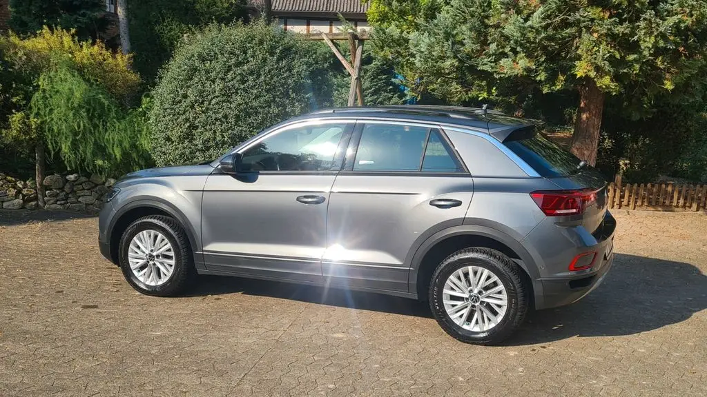 Photo 1 : Volkswagen T-roc 2022 Petrol