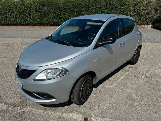 Photo 1 : Lancia Ypsilon 2019 Petrol