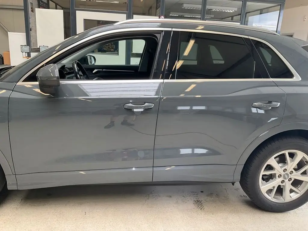 Photo 1 : Audi Q3 2019 Petrol