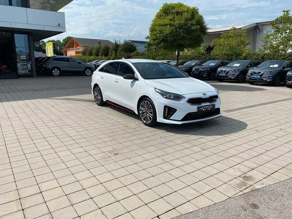 Photo 1 : Kia Proceed 2020 Petrol