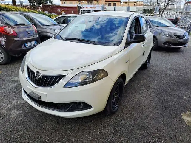 Photo 1 : Lancia Ypsilon 2023 Hybride