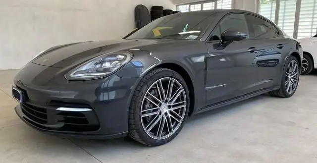 Photo 1 : Porsche Panamera 2018 Essence