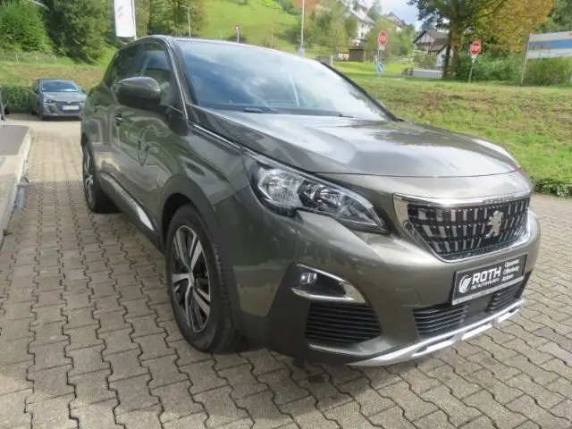 Photo 1 : Peugeot 3008 2017 Petrol