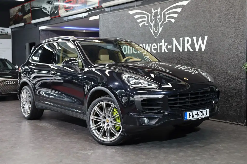 Photo 1 : Porsche Cayenne 2015 Hybride