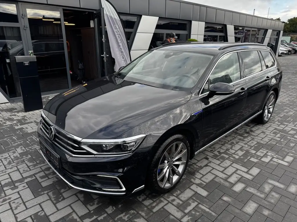 Photo 1 : Volkswagen Passat 2021 Hybrid