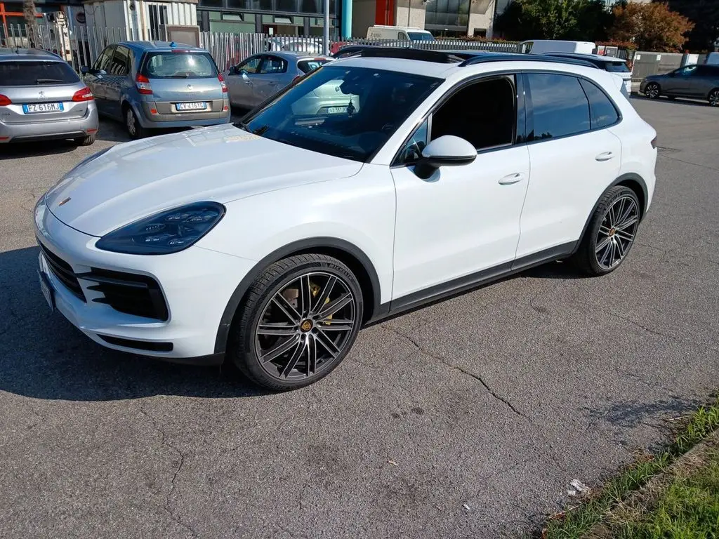 Photo 1 : Porsche Cayenne 2018 Essence