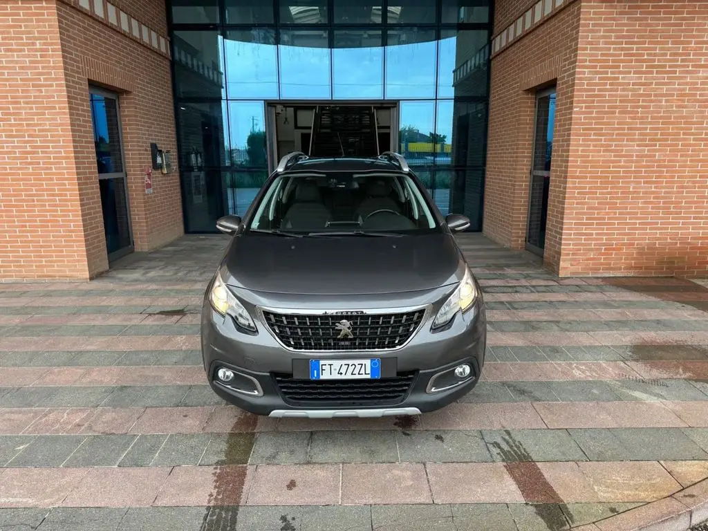 Photo 1 : Peugeot 2008 2019 Petrol