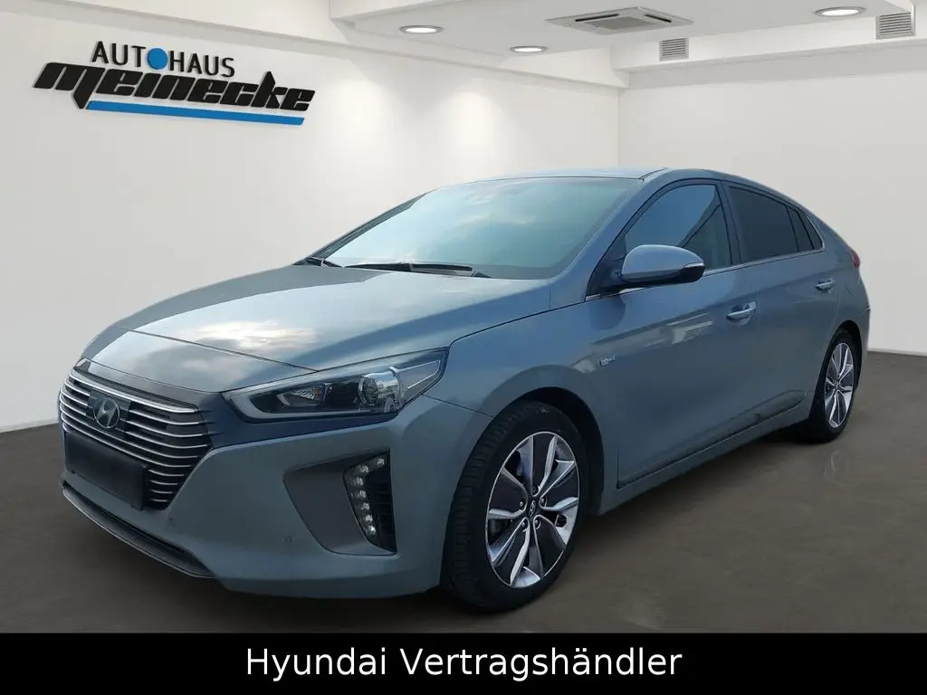 Photo 1 : Hyundai Ioniq 2017 Hybrid