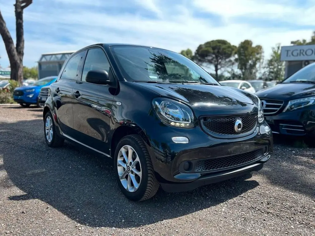 Photo 1 : Smart Forfour 2017 Essence