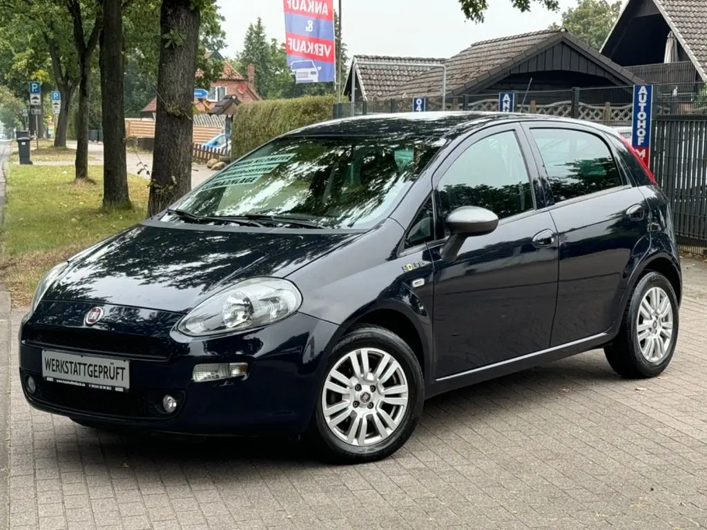 Photo 1 : Fiat Punto 2016 Petrol