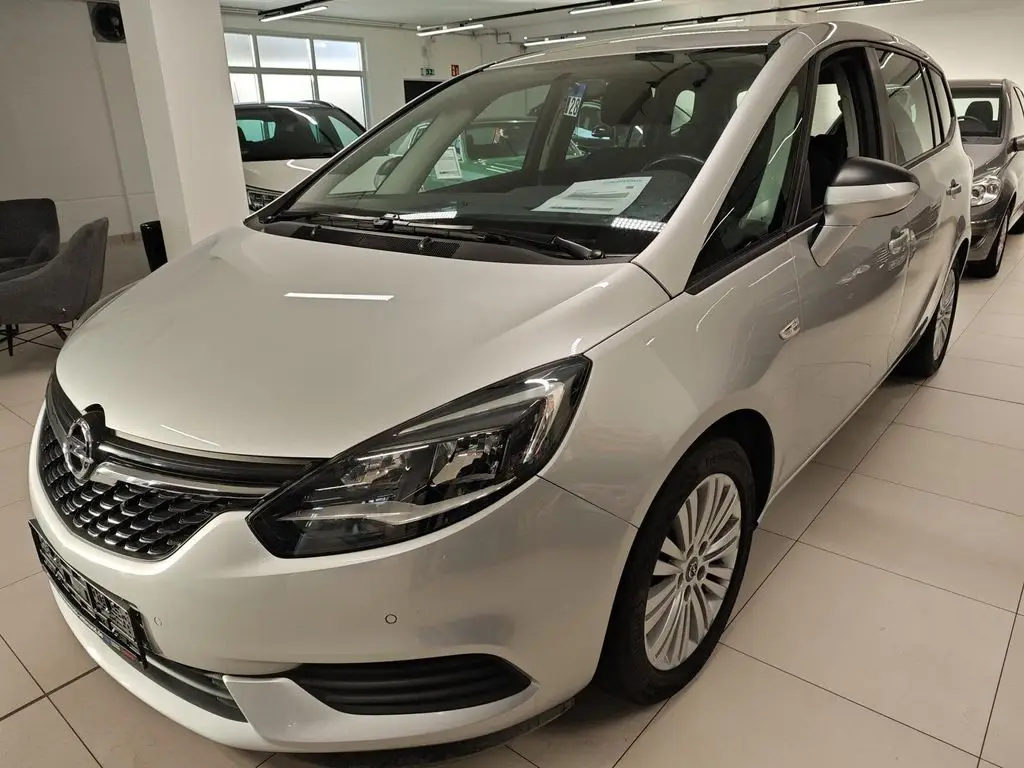 Photo 1 : Opel Zafira 2018 Diesel