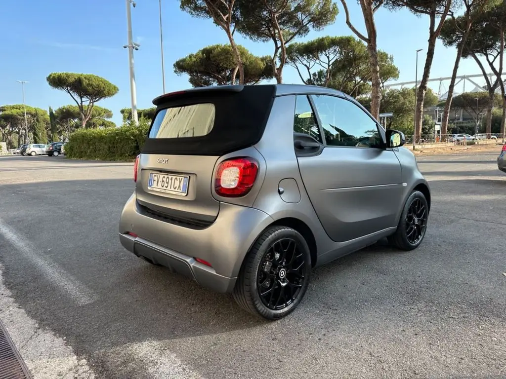 Photo 1 : Smart Fortwo 2019 Petrol