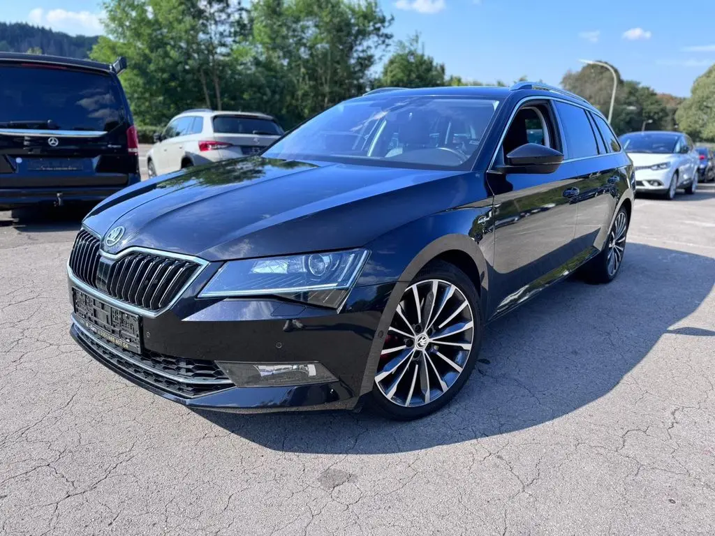 Photo 1 : Skoda Superb 2017 Petrol