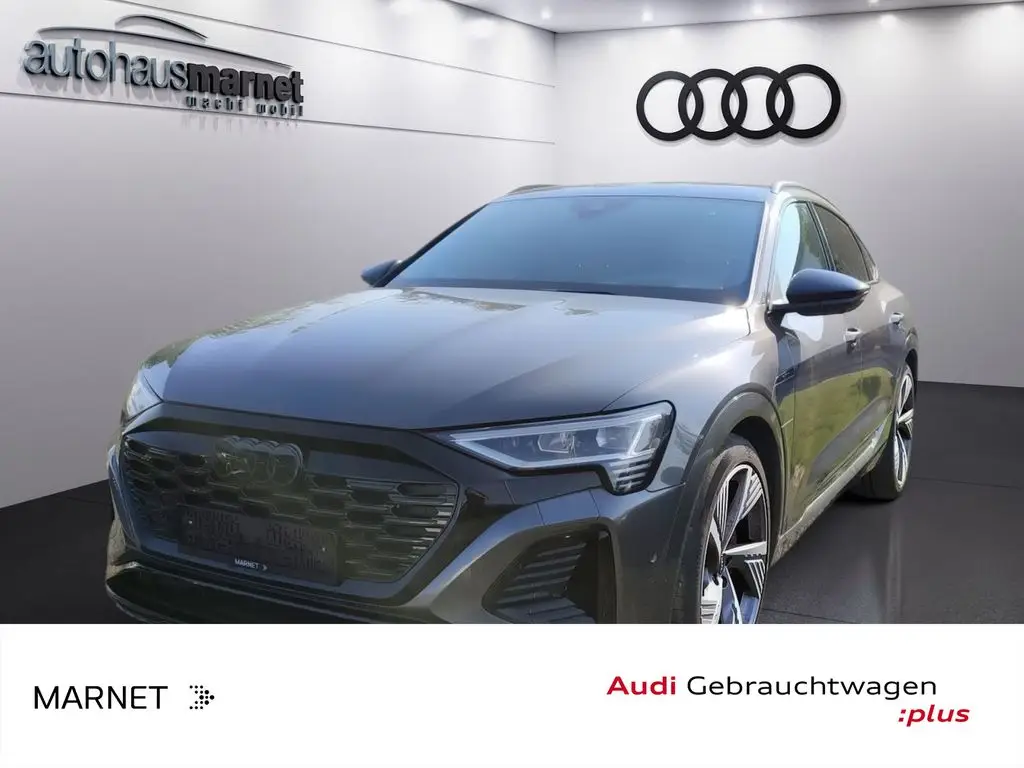 Photo 1 : Audi Q8 2023 Not specified