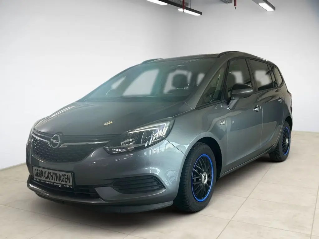 Photo 1 : Opel Zafira 2018 Petrol