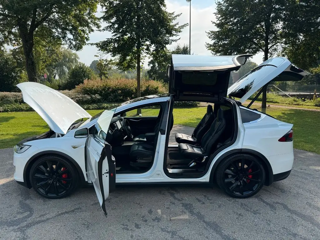 Photo 1 : Tesla Model X 2016 Non renseigné