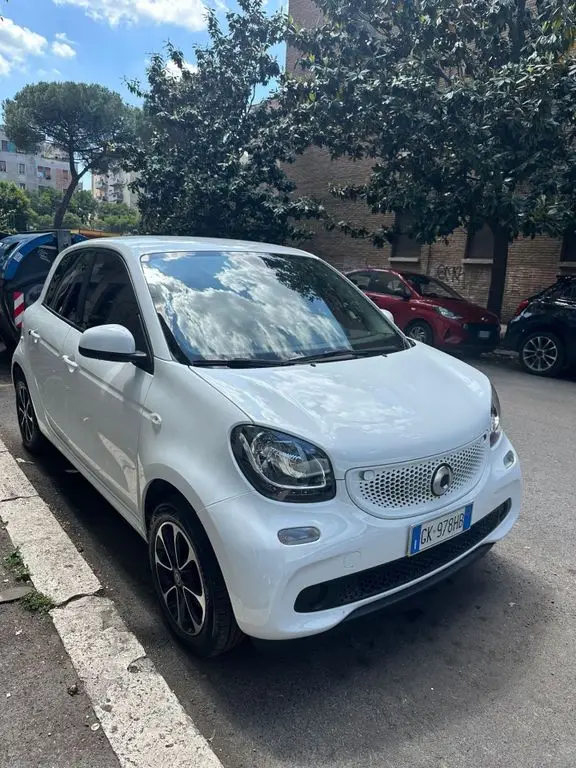 Photo 1 : Smart Forfour 2019 Petrol