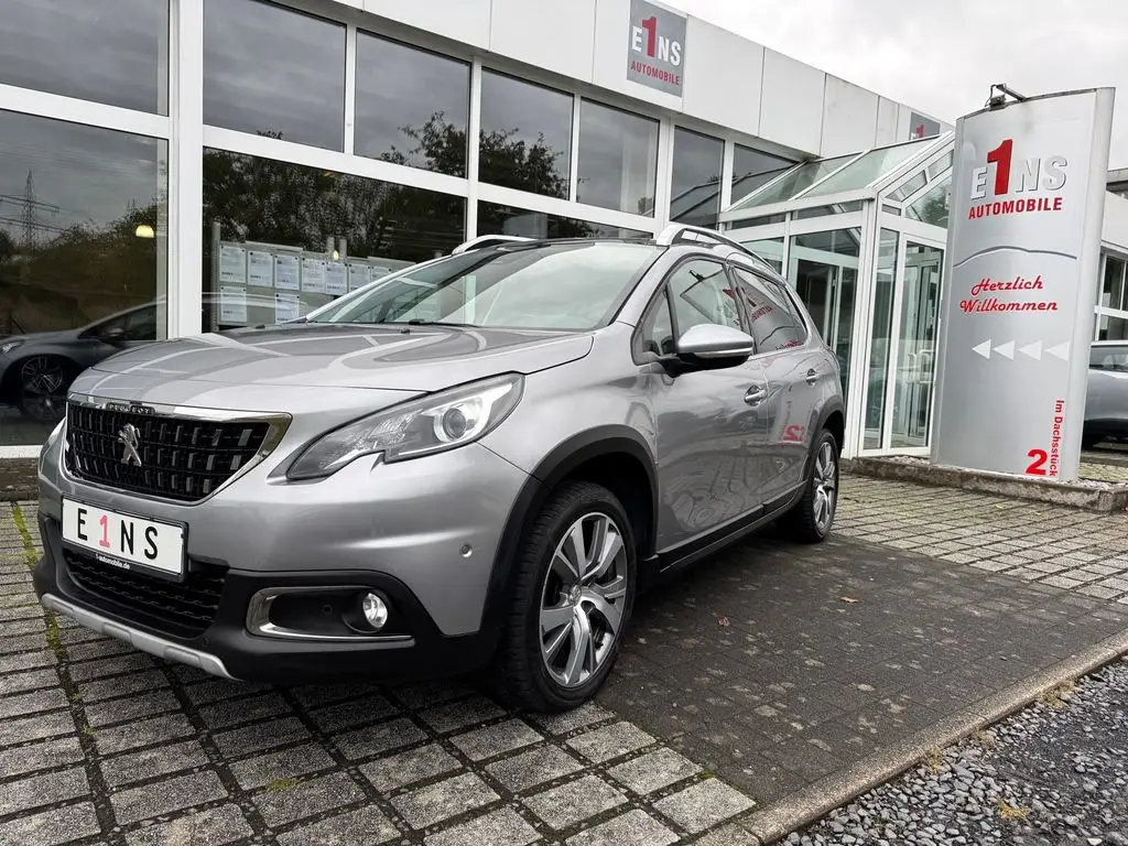 Photo 1 : Peugeot 2008 2017 Petrol