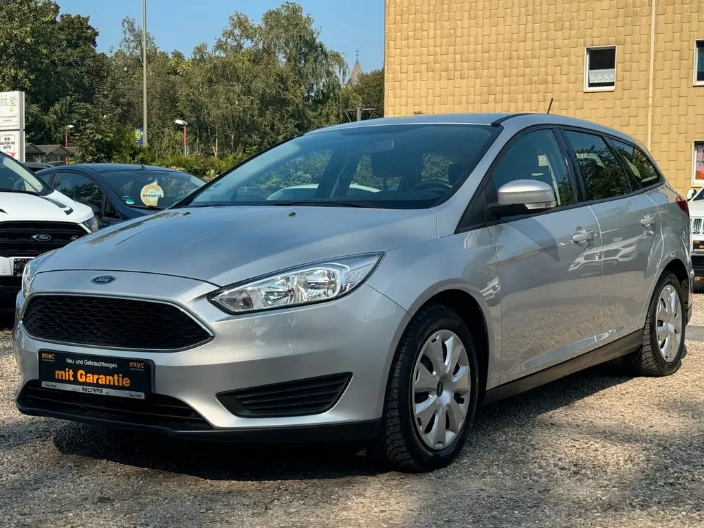 Photo 1 : Ford Focus 2018 Petrol