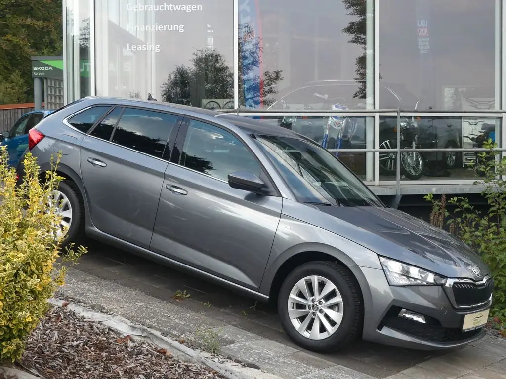 Photo 1 : Skoda Scala 2023 Essence