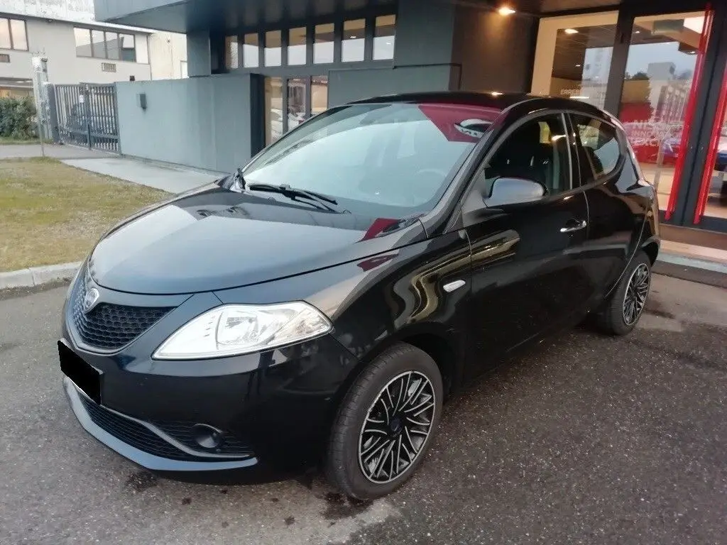 Photo 1 : Lancia Ypsilon 2018 Essence